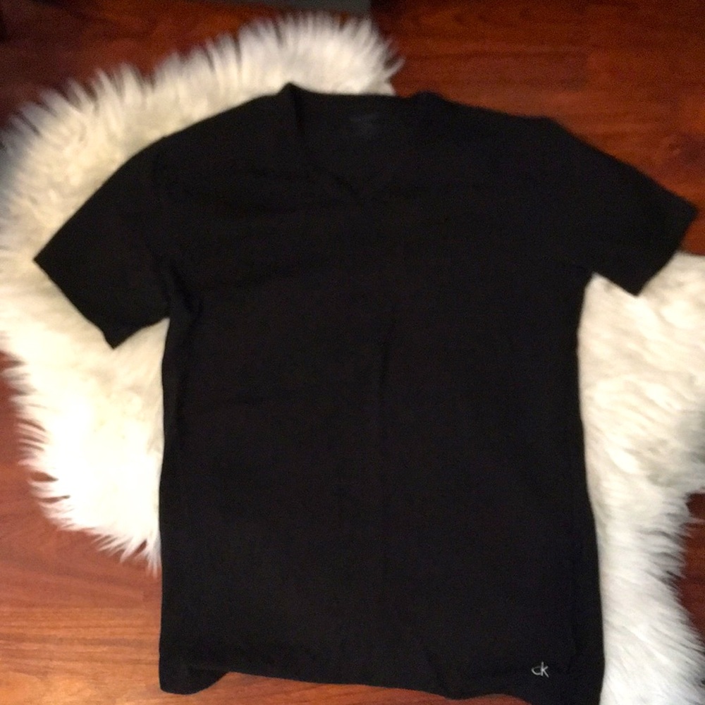 Simple black t shirt